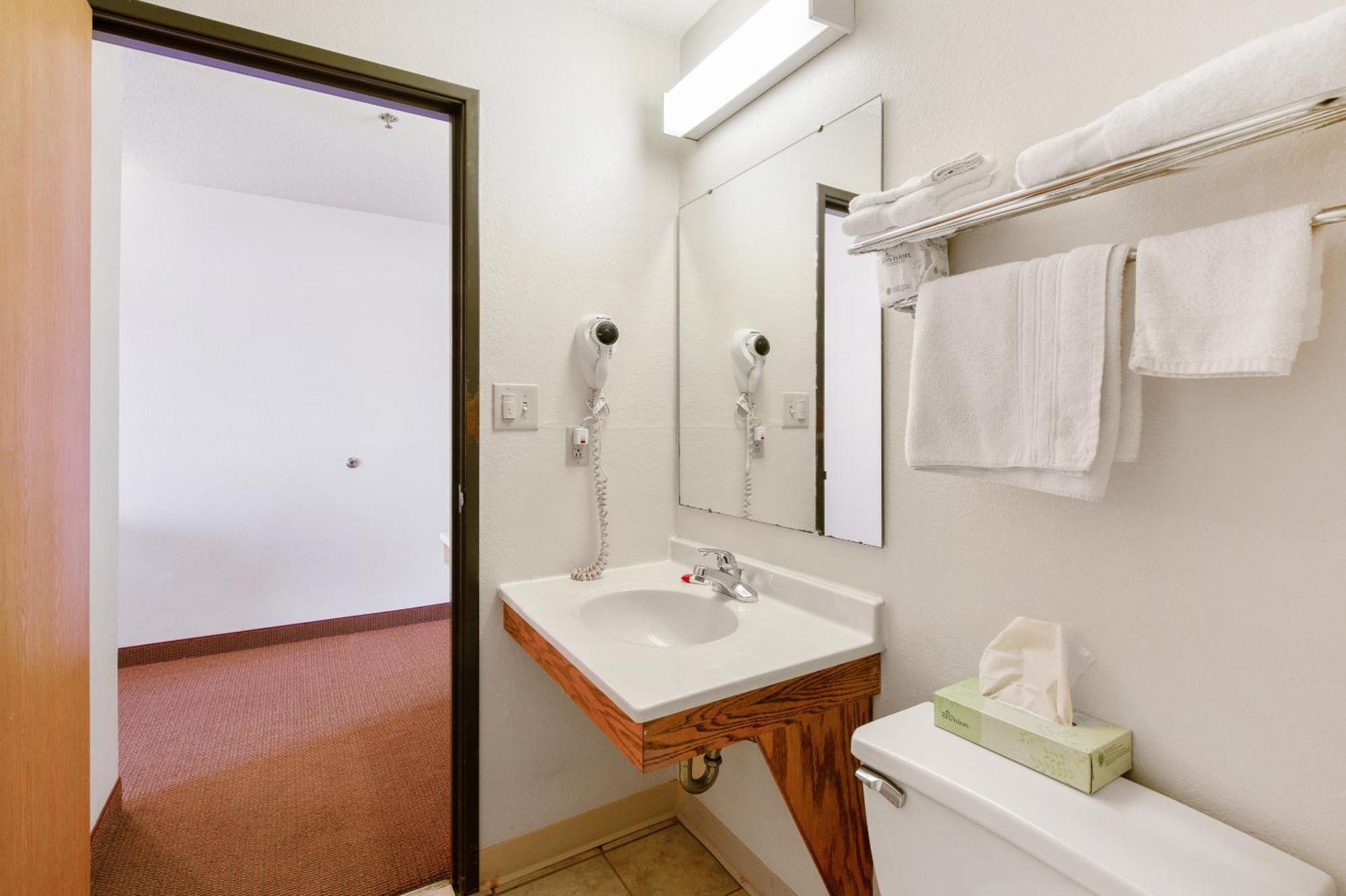 Oyo Hotel Portage I-94 מראה חיצוני תמונה