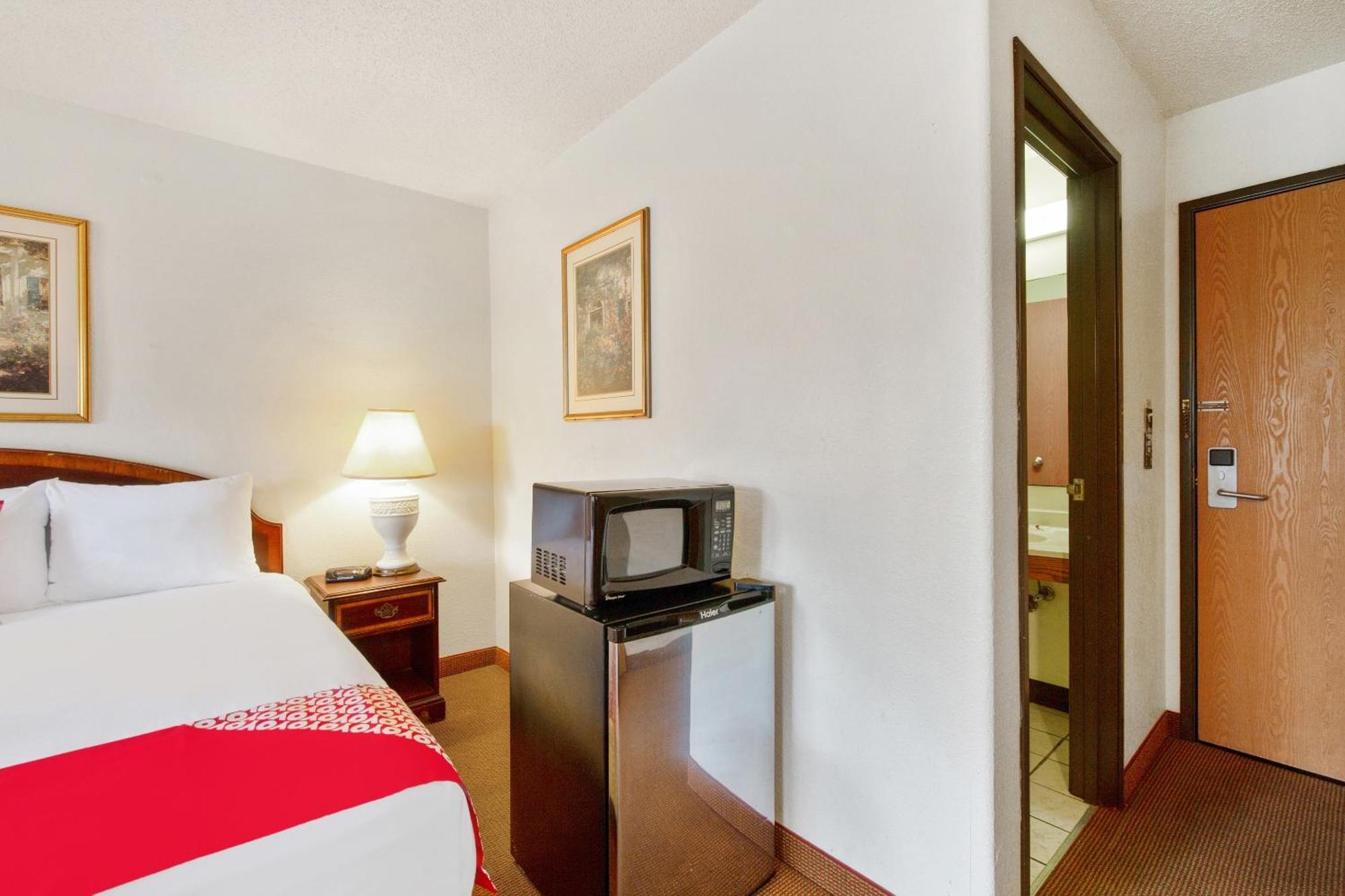 Oyo Hotel Portage I-94 מראה חיצוני תמונה