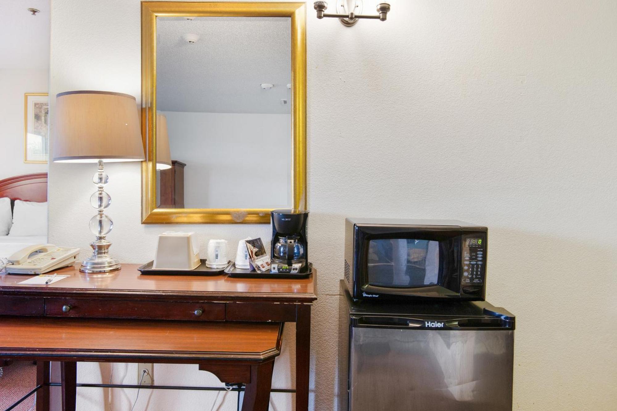 Oyo Hotel Portage I-94 מראה חיצוני תמונה