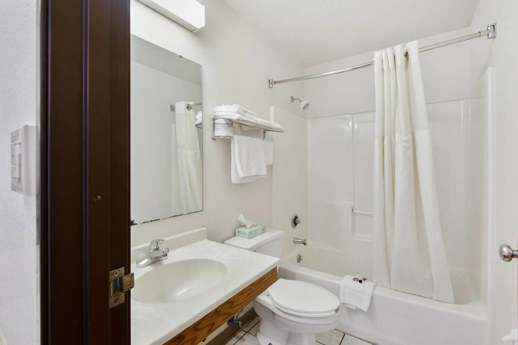 Oyo Hotel Portage I-94 מראה חיצוני תמונה