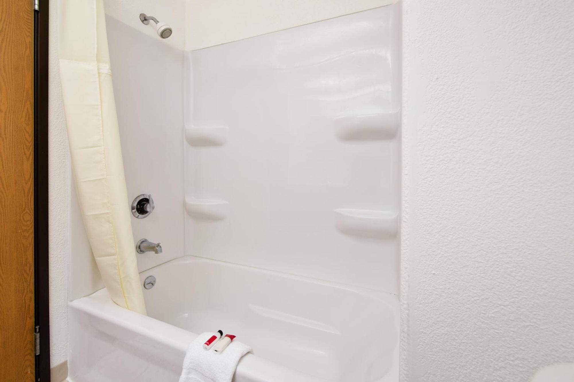 Oyo Hotel Portage I-94 מראה חיצוני תמונה