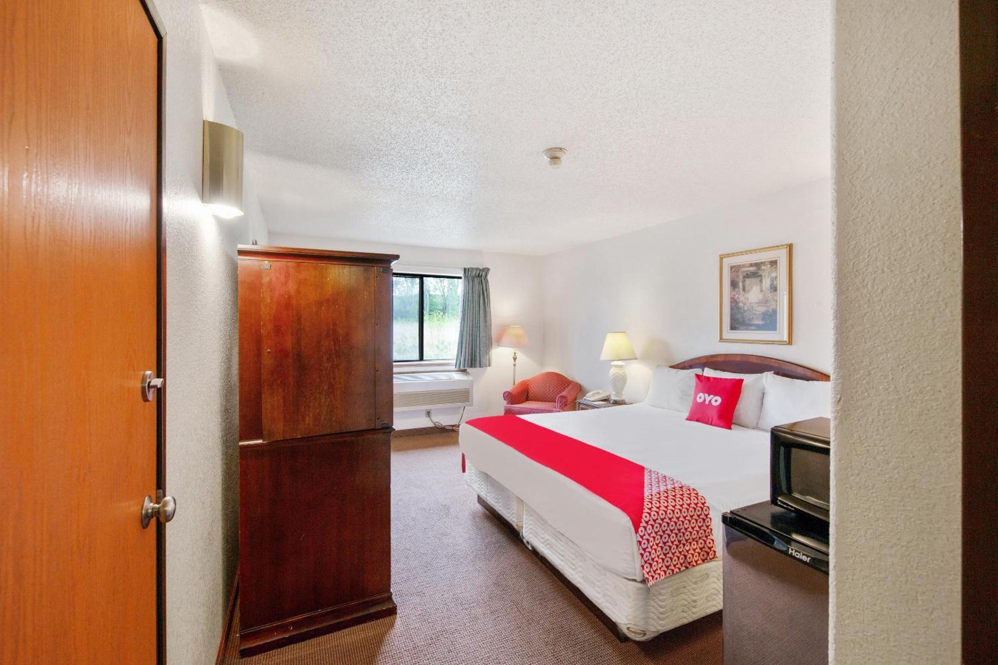 Oyo Hotel Portage I-94 מראה חיצוני תמונה