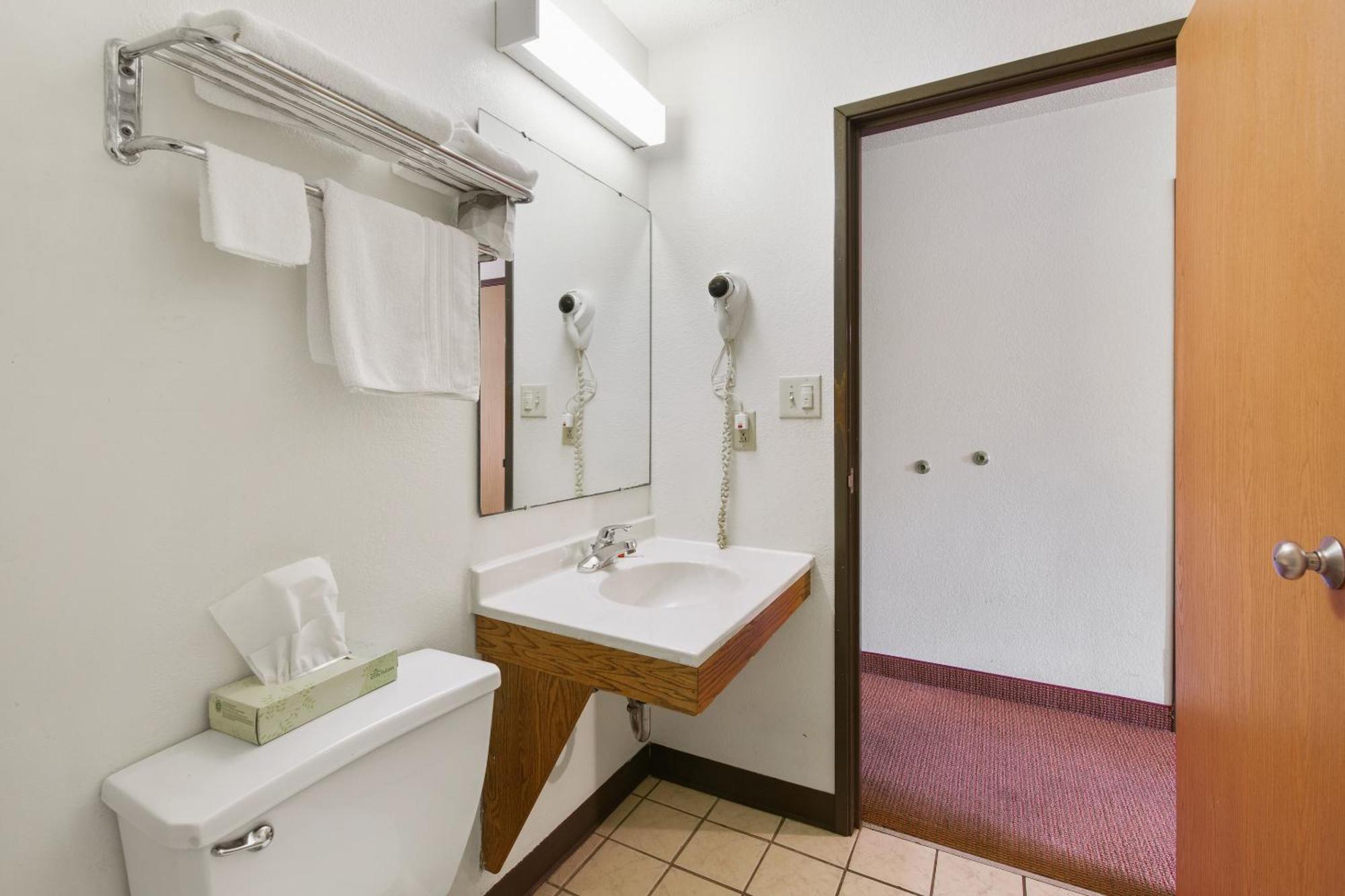 Oyo Hotel Portage I-94 מראה חיצוני תמונה