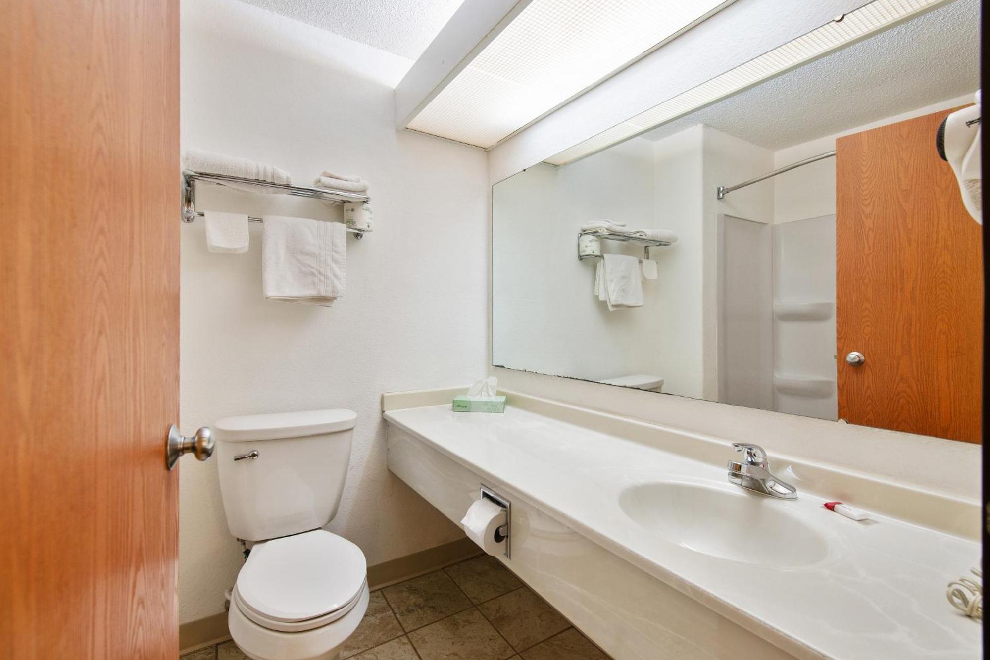 Oyo Hotel Portage I-94 מראה חיצוני תמונה